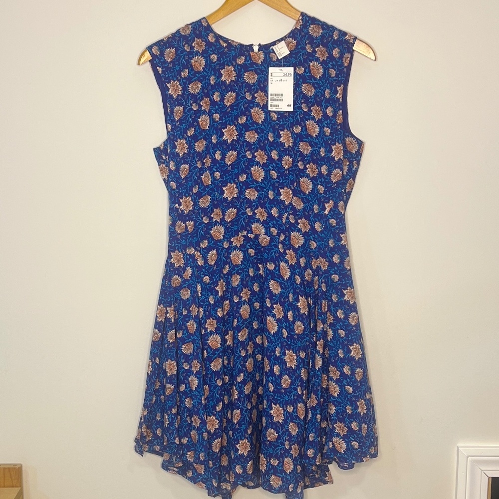 NWT. H&M Floral sleeveless, a-line dress in blue/pink